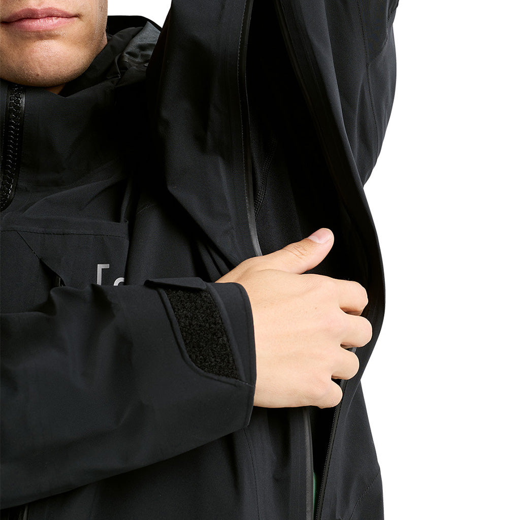 [ak] Hover GORE‑TEX C-Knit 3L Jacket - True Black