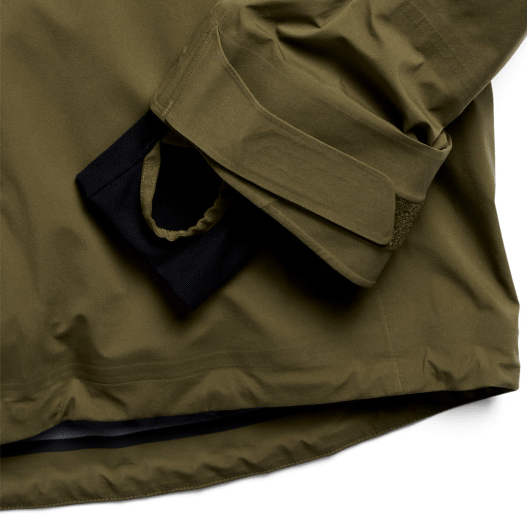 [ak] Hover GORE‑TEX C-Knit 3L Stretch Jacket - Dried Moss