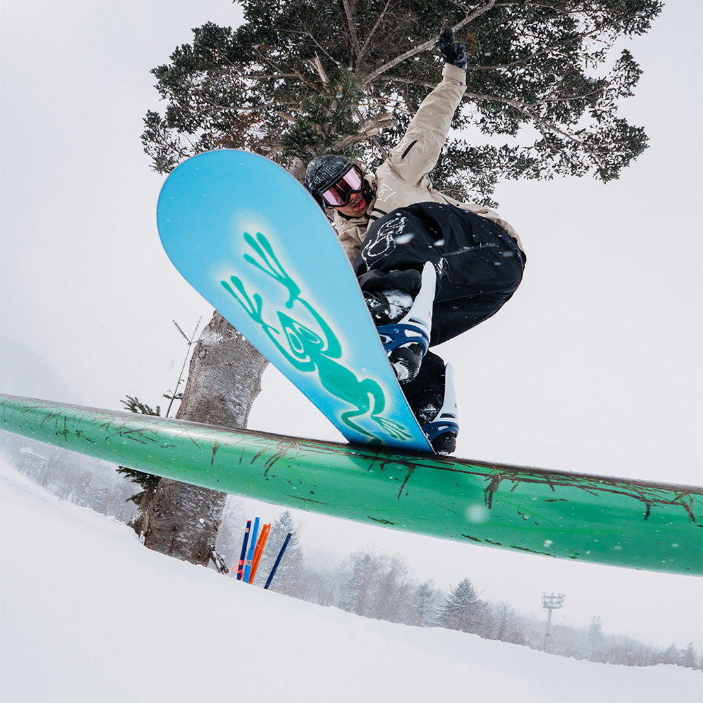 Blossom Camber Snowboard - Frog
