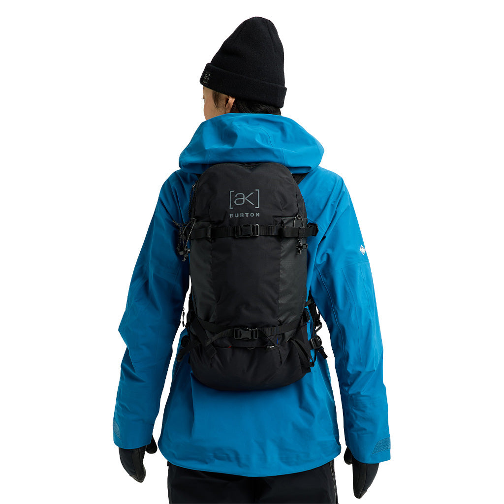 [ak] Surgence 18L Tour Pack - True Black