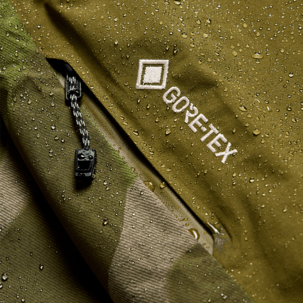 [ak] Cyclic GORE-TEX 2L Anorak - Dried Moss/Keel Camo